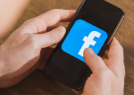 Initiation à Facebook sur un cellulaire